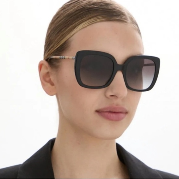 Burberry Accessories - Burberry Sunglasses, New 235